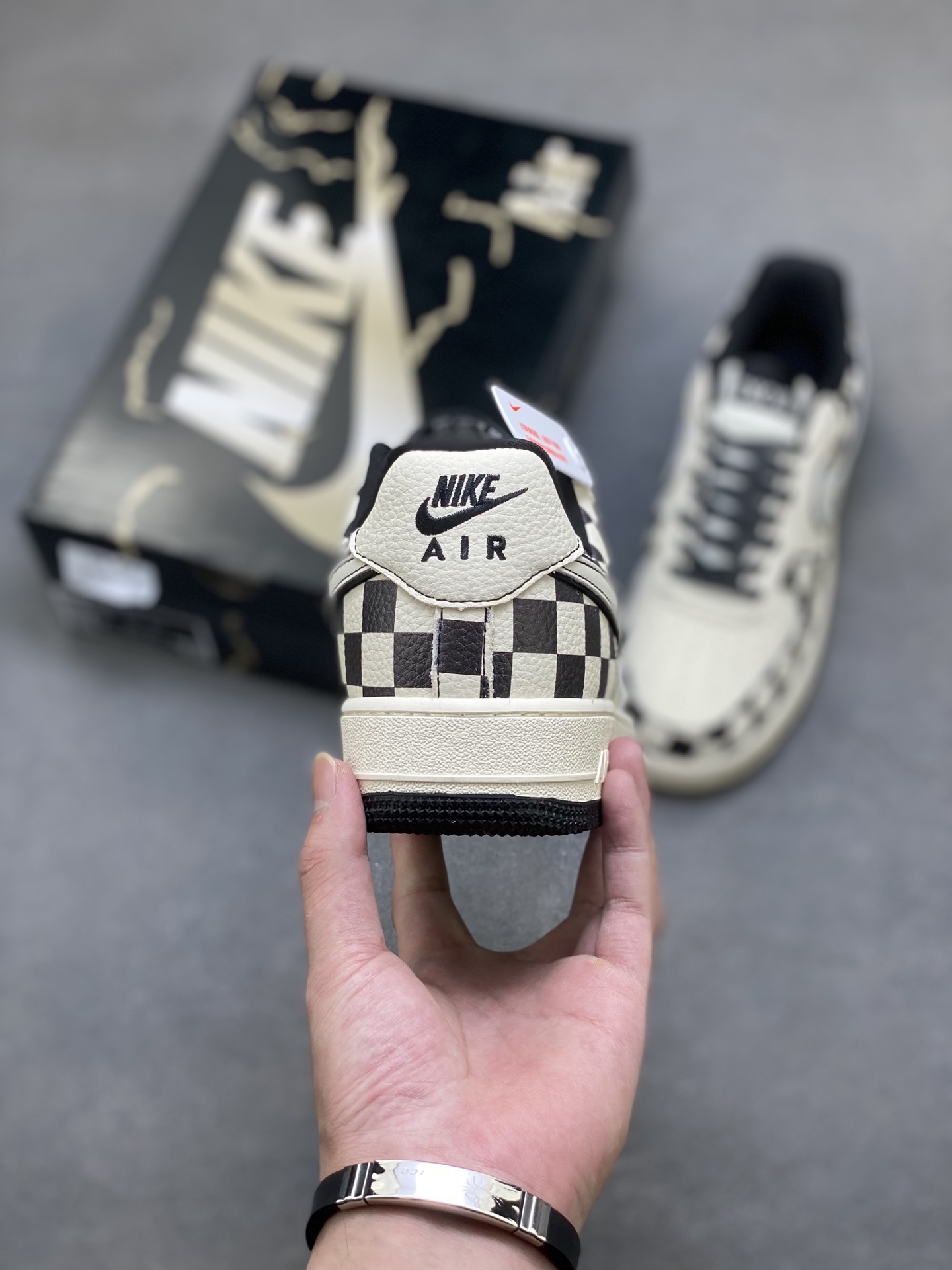 Nike Air Force 1 '07 Low Dior Custom Sneakers - Limited Edition 5 i1760371419527 7712 0 3