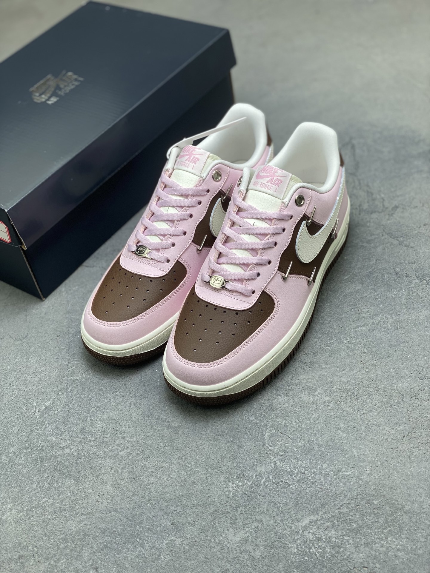 Nike Air Force 1 '07 Low Pink/Brown Limited Edition - Premium Comfort 9 i1760988651478 4019 0 7