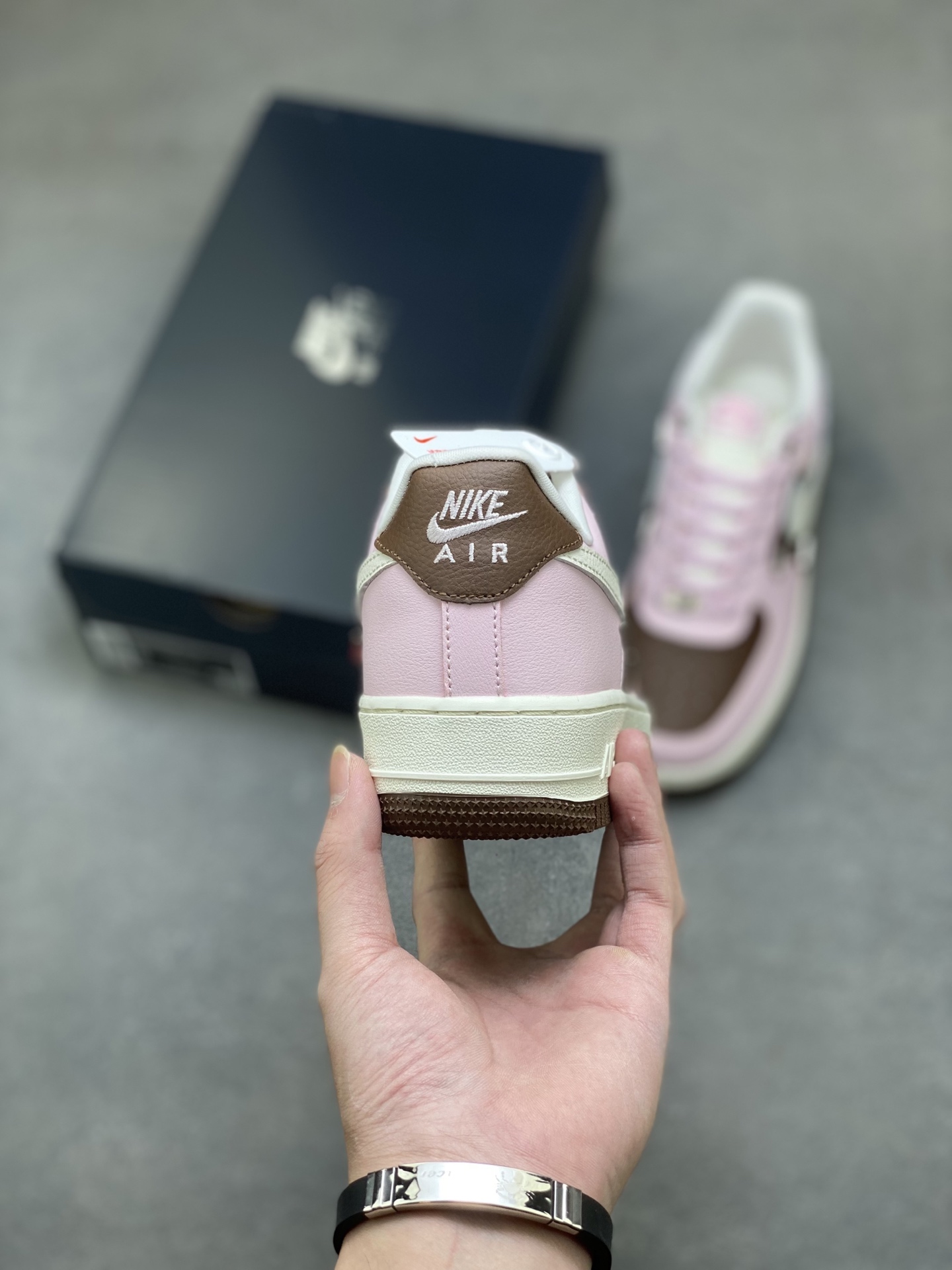 Nike Air Force 1 '07 Low Pink/Brown Limited Edition - Premium Comfort 5 i1760988651626 5760 0 3
