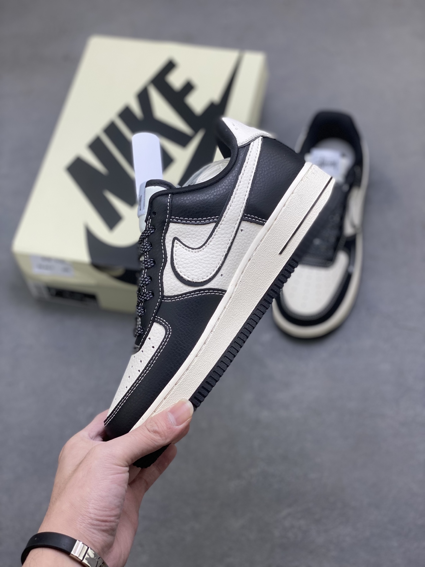 Nike Air Force 1 '07 Low Black White Casual Sneakers DD1982-318 4 i1760988975291 3414 0 2