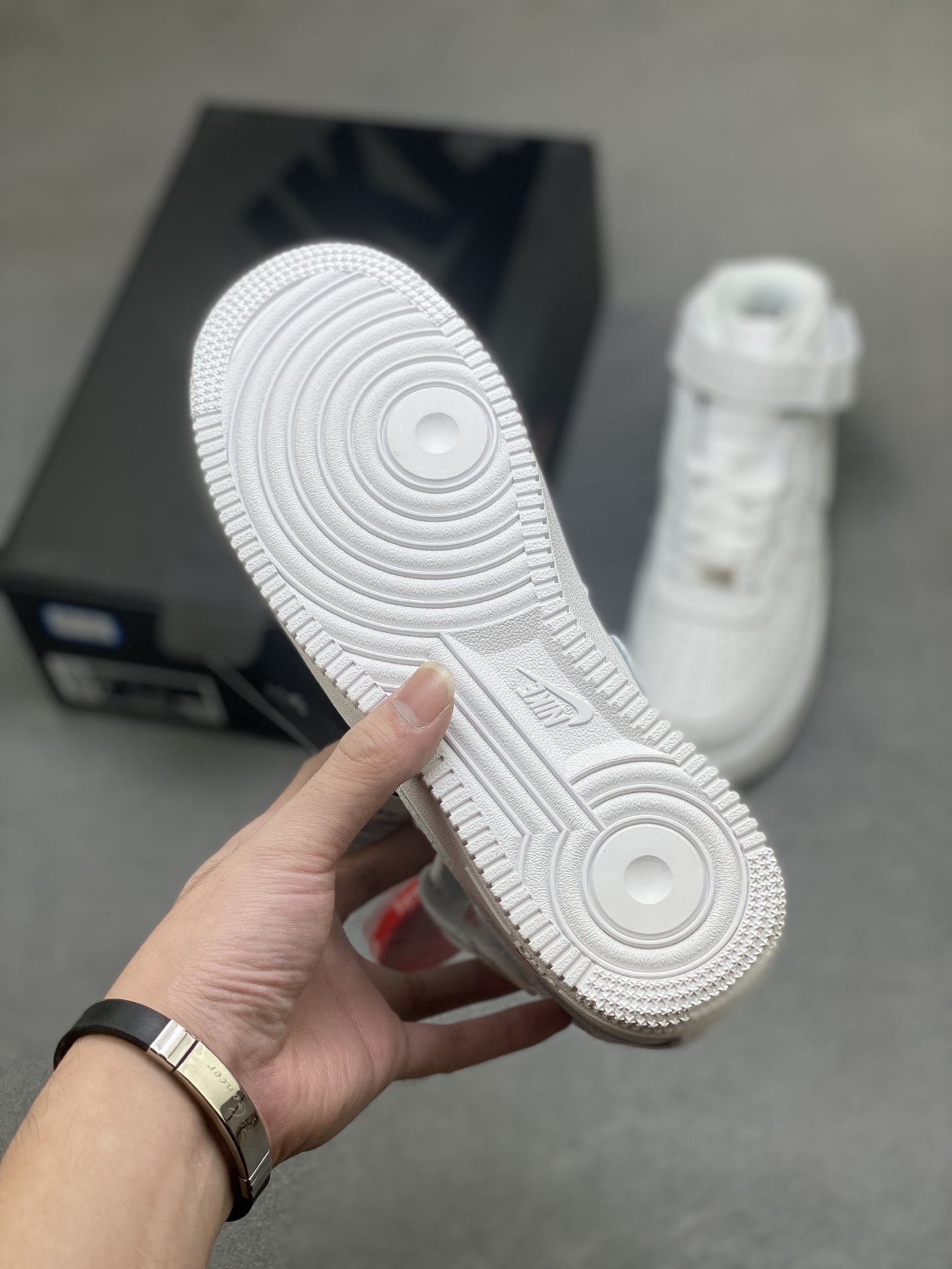 Nike Air Force 1 Mid Supreme White: Classic Style, Modern Comfort 7 i1760989557684 3166 0 5