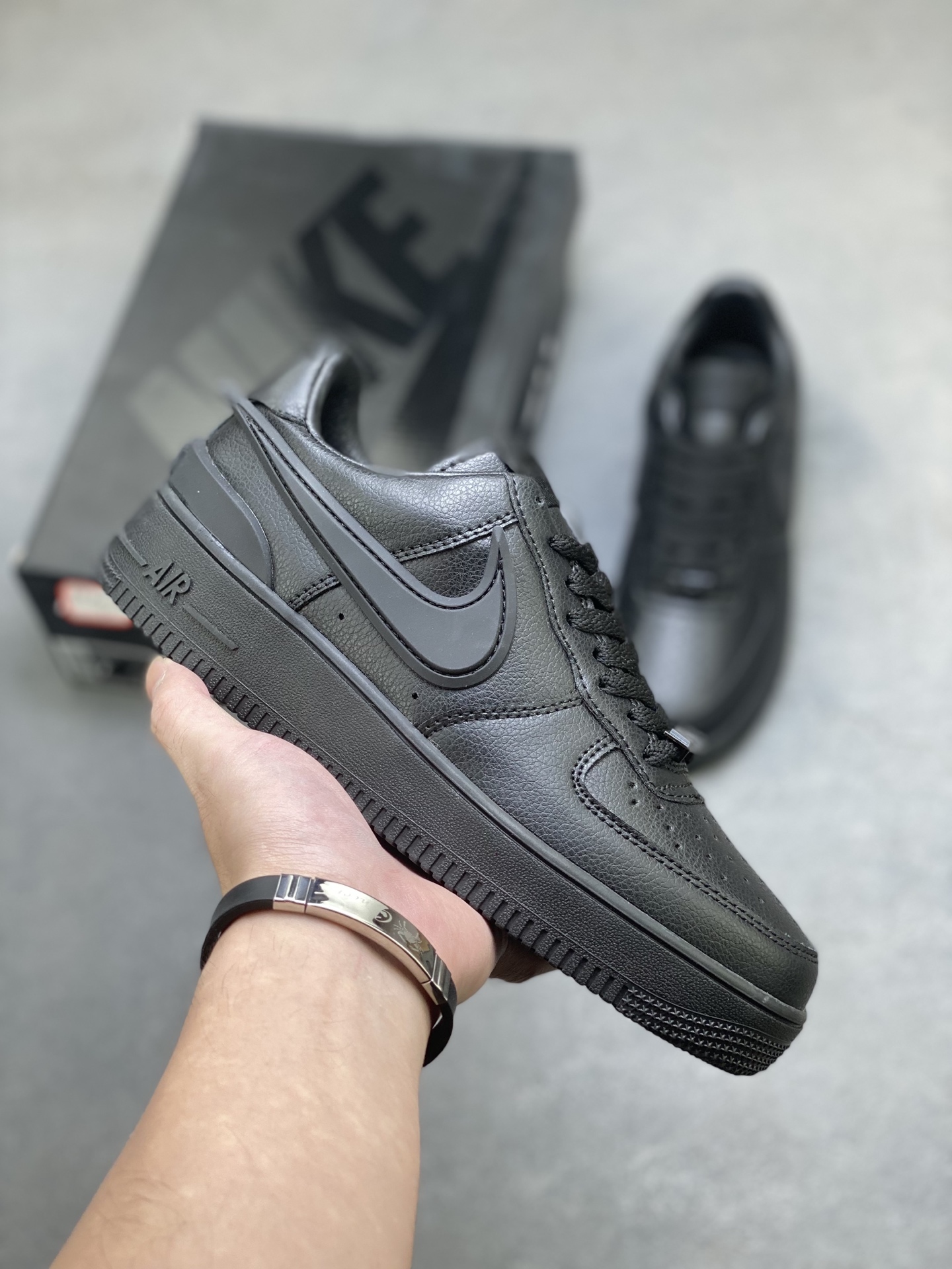 超级福利🎉 核心特价💰90
👊长期补货💯
Nike Air Force 1 Low 原楦头原纸板 打造纯正空军版型 专注外贸渠道 全掌内置蜂窝气垫  原盒配件 原厂中底钢印、拉帮完美   
货号:DV3464-001
Size：36 36.5 37.5 38 38.5 39 40 40.5 41 42 42.5 43 44 44.5 45