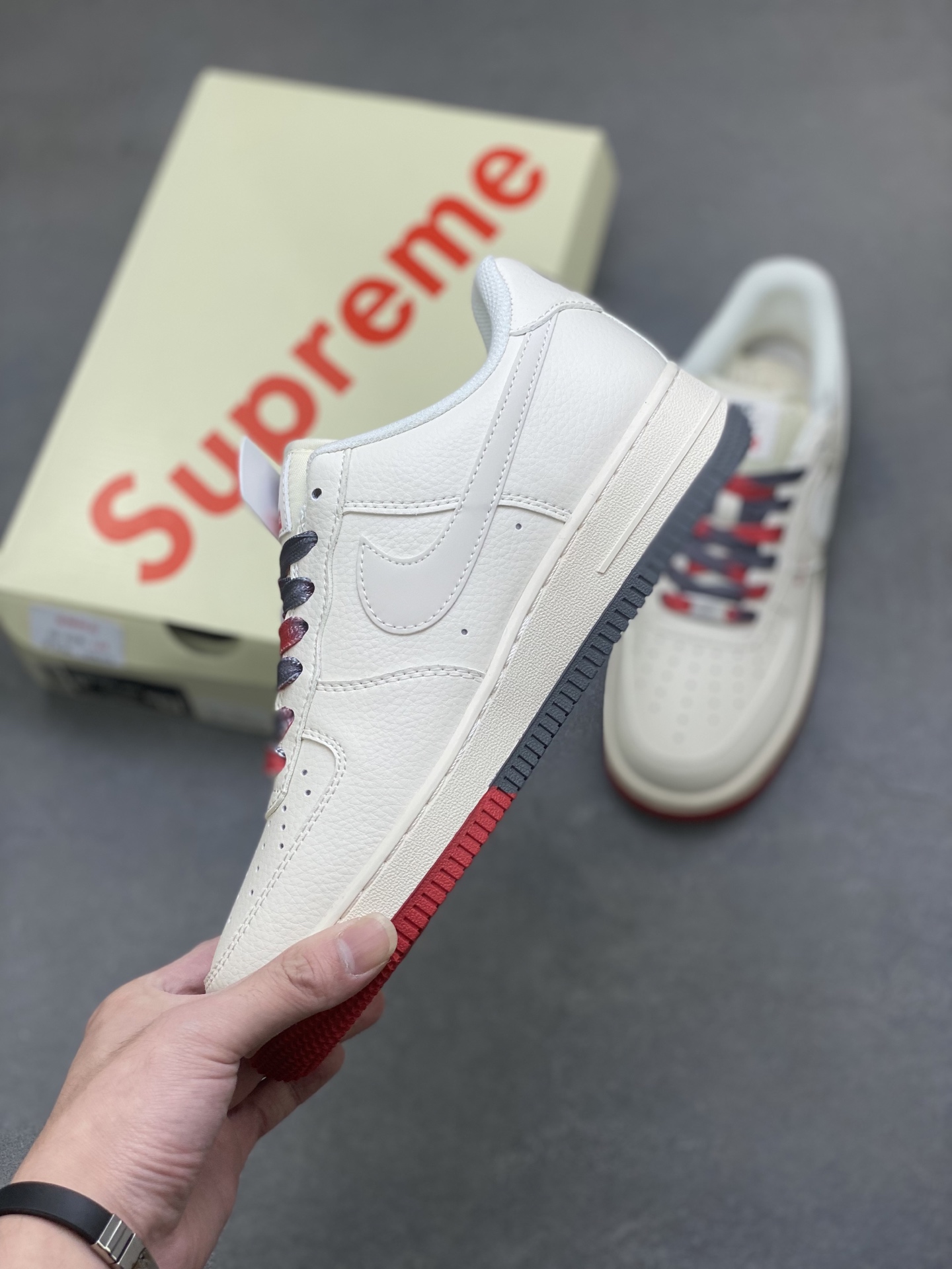 Nike Air Force 1 '07 Low Supreme Collab - Cream, Red & Grey 4 i1761063223330 45 0 2