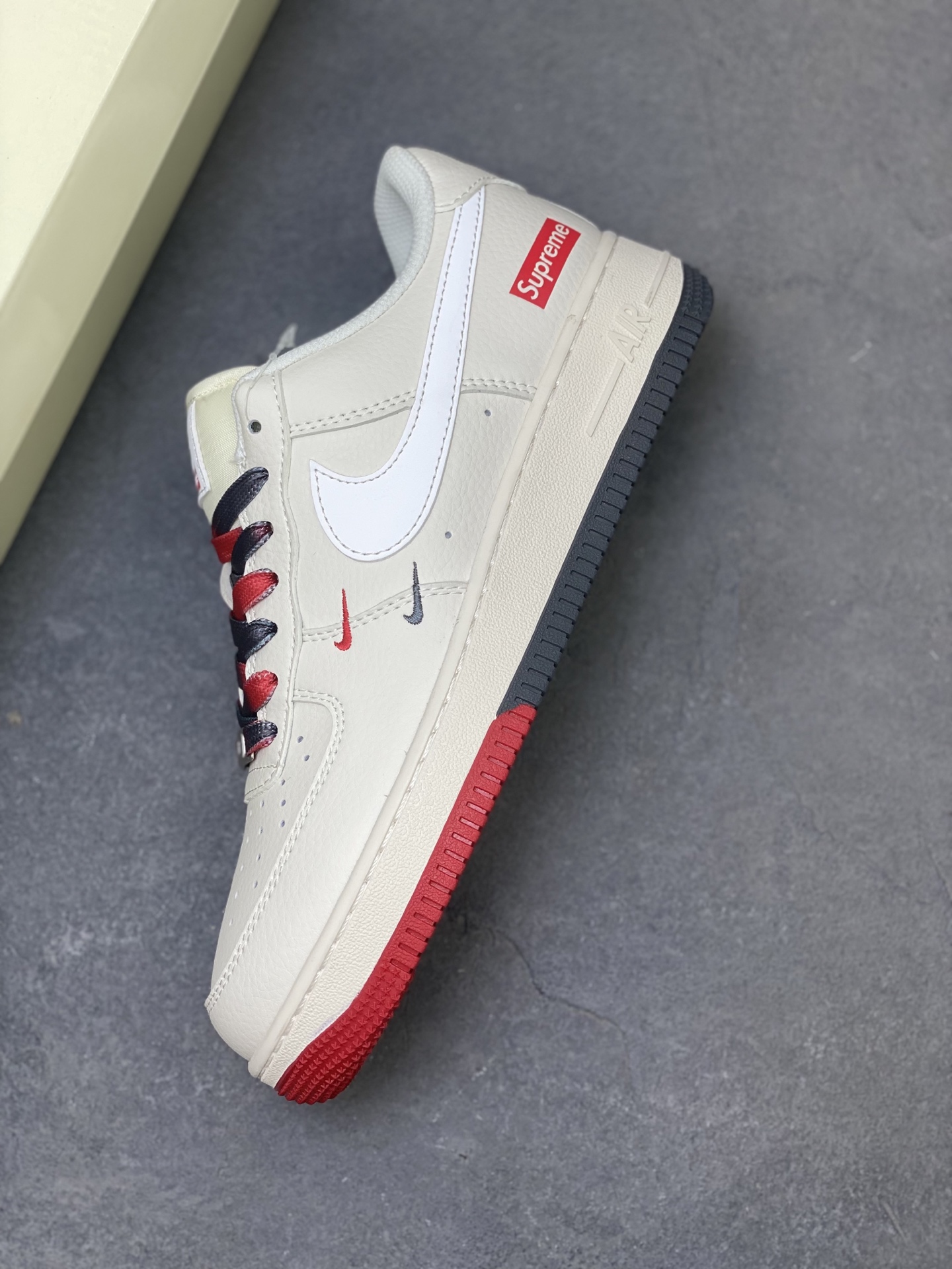 Nike Air Force 1 '07 Low Supreme Collab - Cream, Red & Grey 8 i1761063223421 4911 0 6