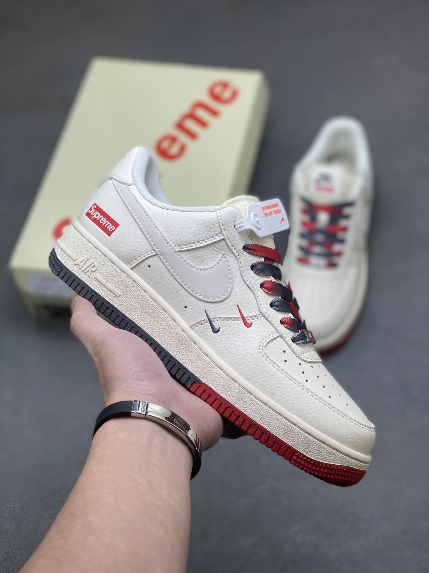 Nike Air Force 1 '07 Low Supreme Collab - Cream, Red & Grey