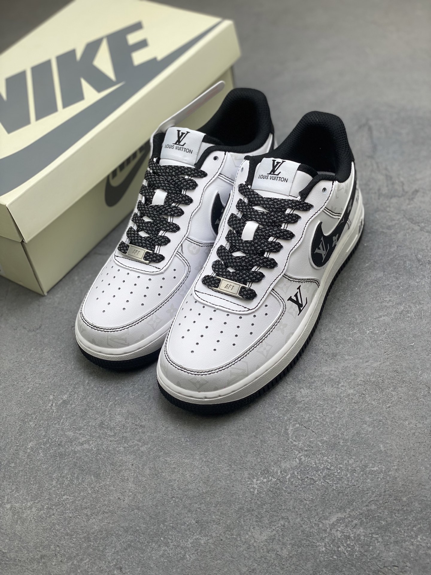 Nike Air Force 1 '07 Low Louis Vuitton Custom Sneakers - Limited Edition 9 i1761063521522 2856 0 7