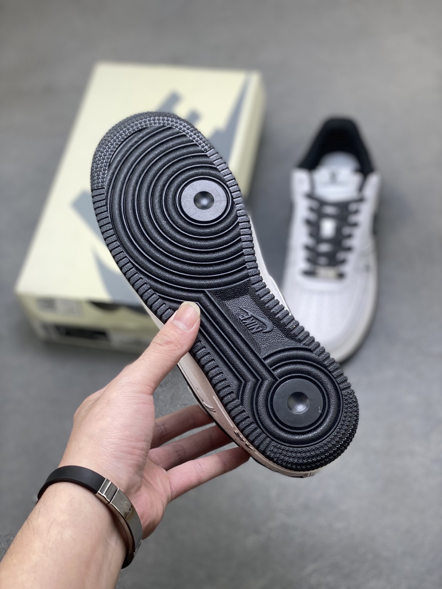 Nike Air Force 1 '07 Low Louis Vuitton Custom Sneakers - Limited Edition 7 i1761063523625 4519 0 5