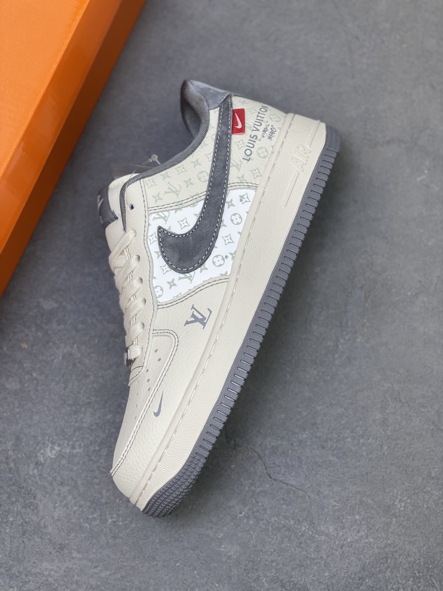 Nike Air Force 1 Low Louis Vuitton Custom Sneakers Limited Edition 8 i1761148930246 1822 0 6