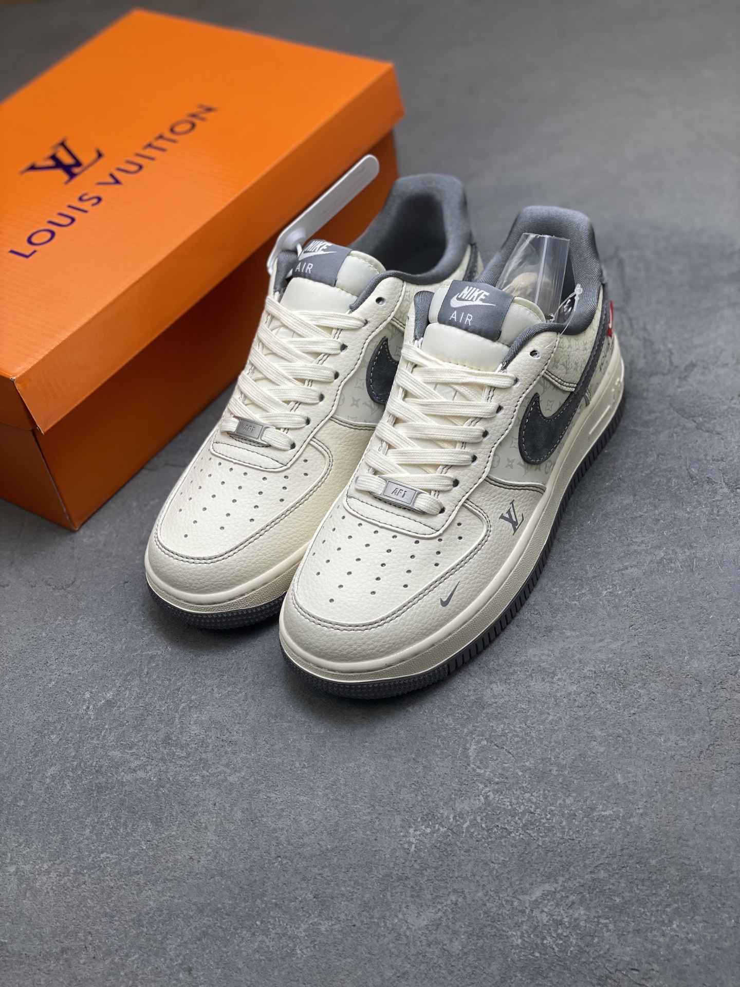 Nike Air Force 1 Low Louis Vuitton Custom Sneakers Limited Edition 9 i1761148930247 1493 0 7