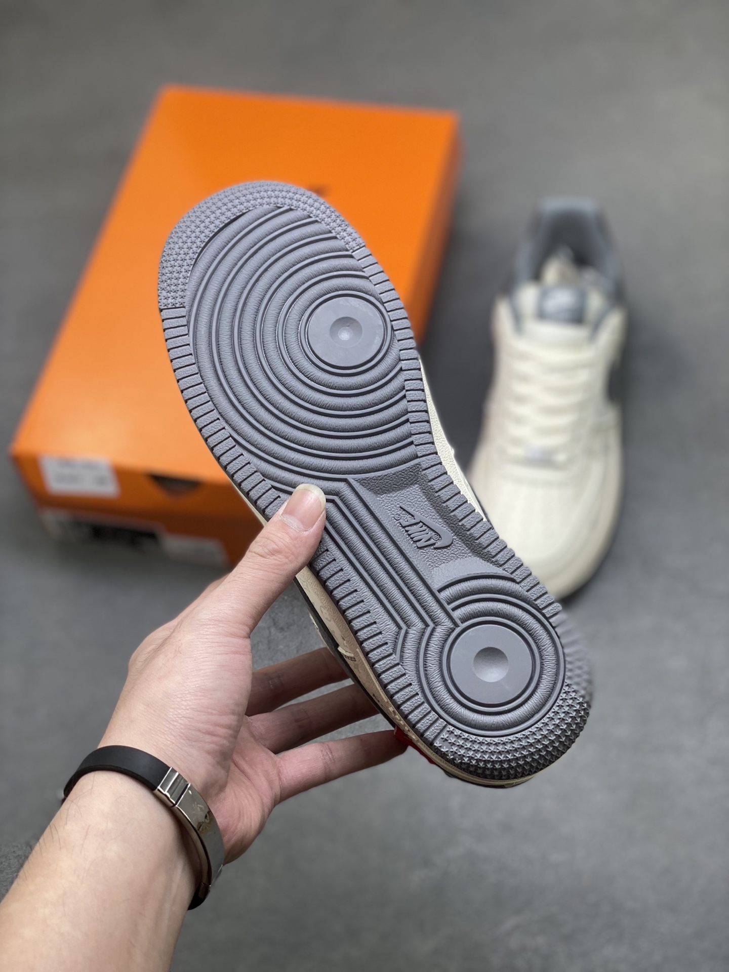 Nike Air Force 1 Low Louis Vuitton Custom Sneakers Limited Edition 7 i1761148932876 8195 0 5