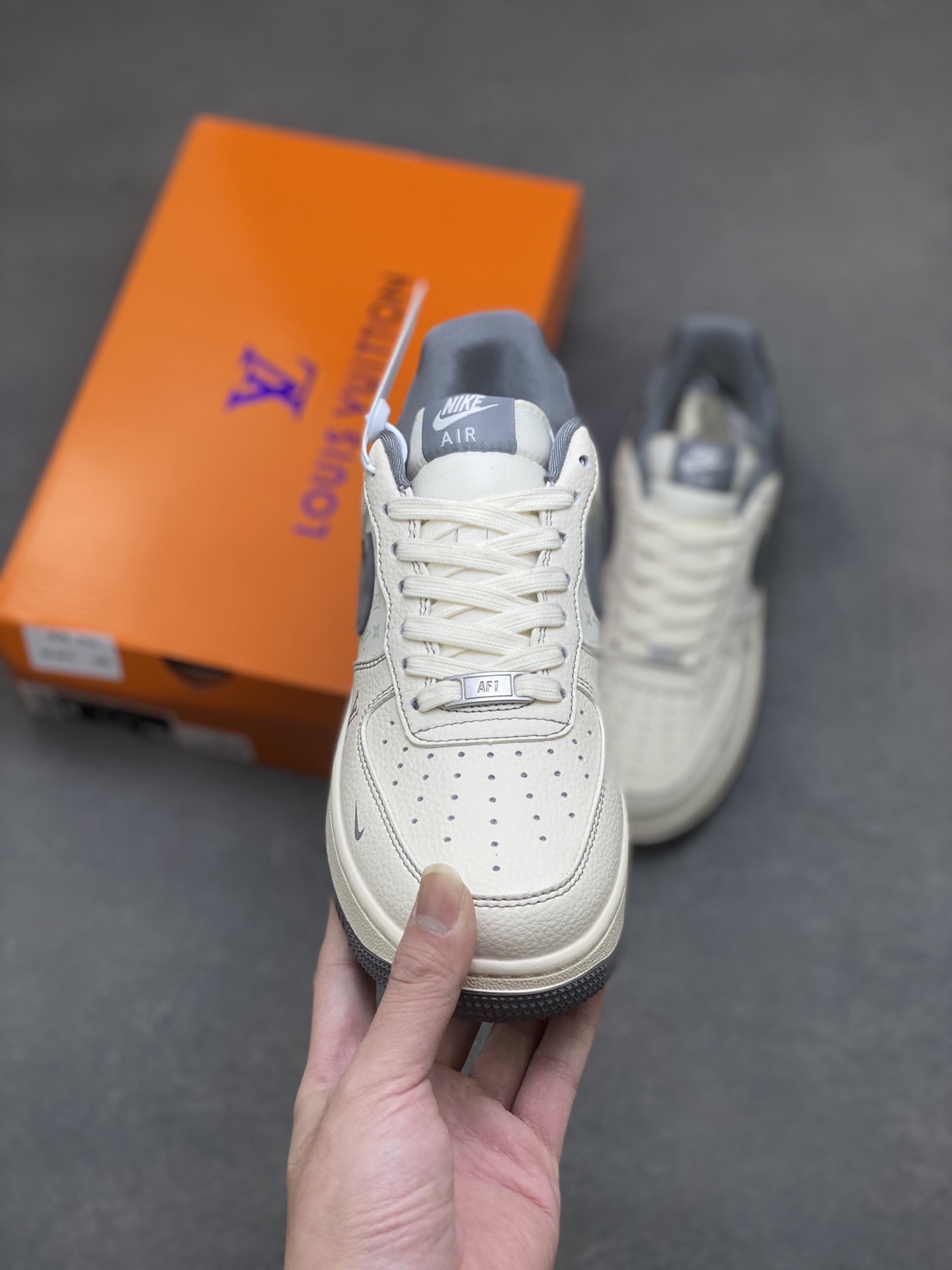 Nike Air Force 1 Low Louis Vuitton Custom Sneakers Limited Edition 3 i1761148932986 8794 0 1