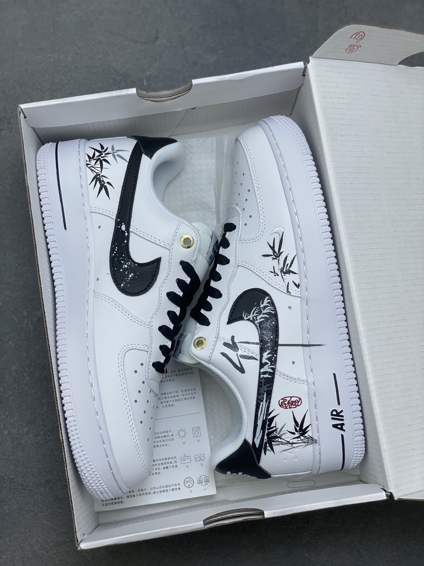 Nike Air Force 1 '07 Low White/Black Limited Edition Sneakers 10 i1761149032264 5492 0 8