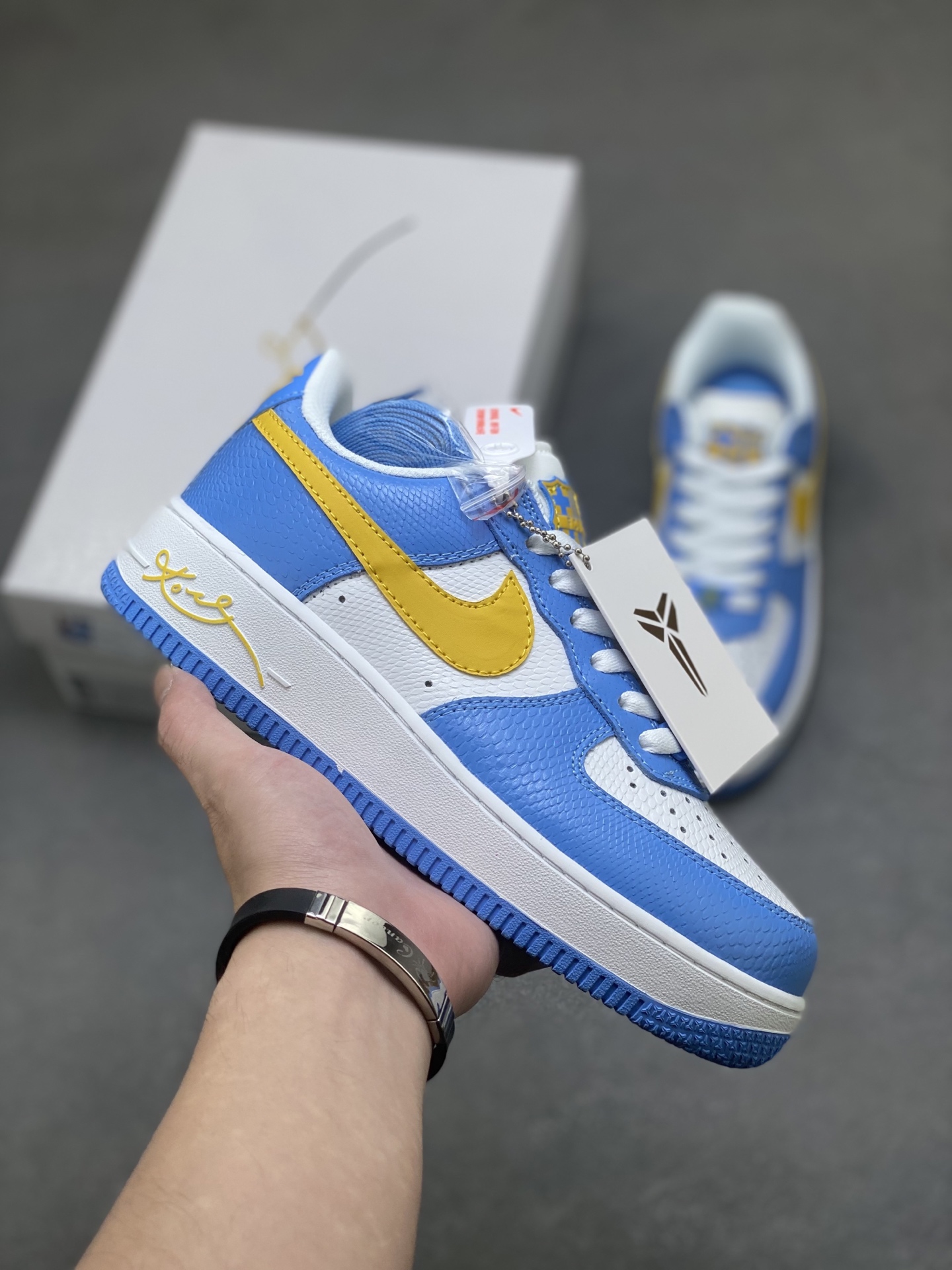 Nike Air Force 1 '07 Low Basketball Shoe Limited Edition - IM0583-400