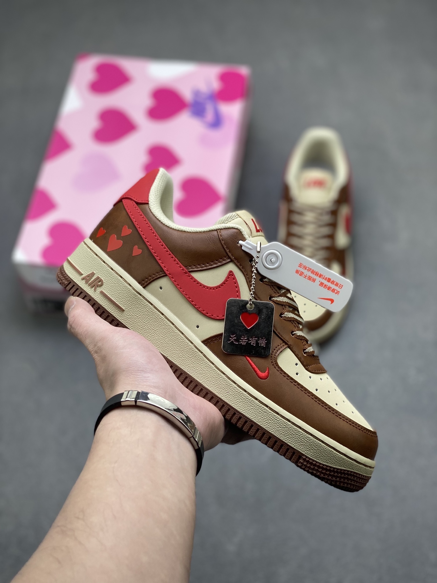 _dvn9sDC-pUAEQAafwzGTq3DOuleHeg1JXiExLEA