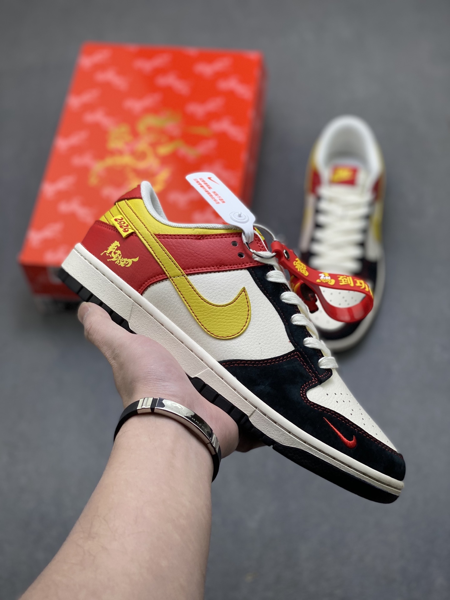 _dhZ9s5dg_zz8AjYxpMDgg_wGiQ0q-lqe-Wg-6xQ