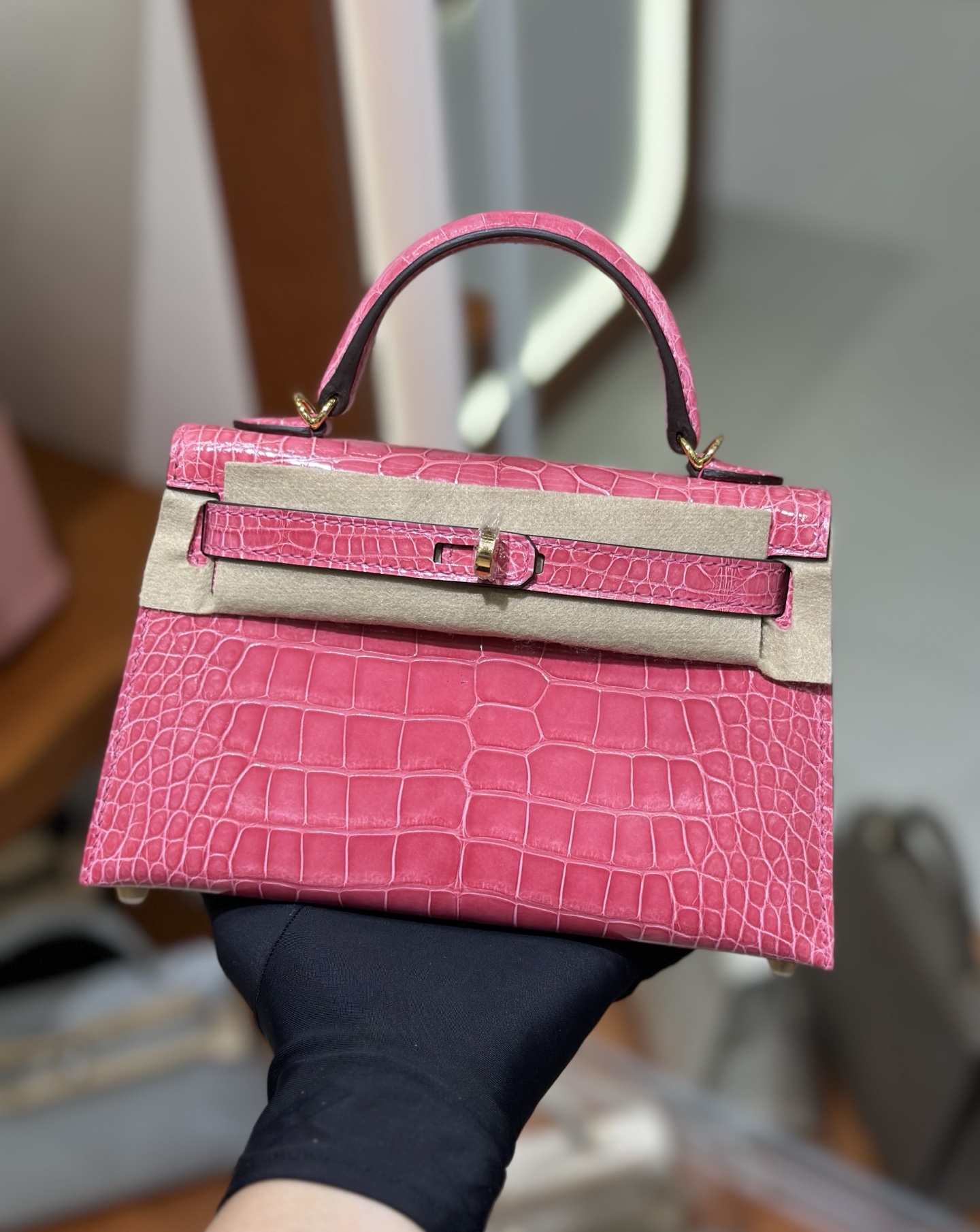 NO:763864,mini Kelly second generation, imported glossy American crocodile, hand-stitched wax thread, lipstick powder, gold buckle, Hermes, hermes, Hermes,19860909mini Kelly 二代,进口亮面美洲鳄 手缝蜡线,唇膏粉,金扣,爱马仕,hermes,Hermes,,Bag