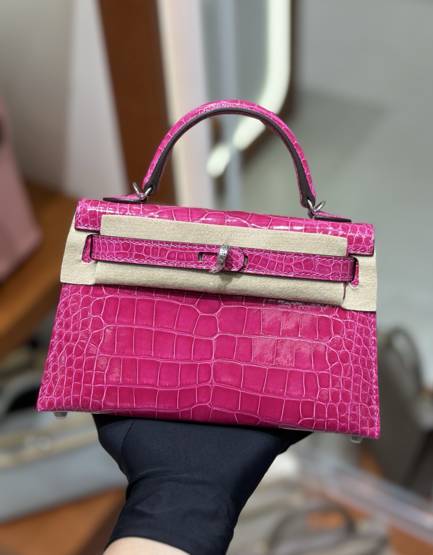 NO:763867,mini Kelly second generation, imported glossy American crocodile, hand-stitched wax thread, Mexican pink, silver buckle, Hermes, hermes, Hermes,19860909mini Kelly 二代,进口亮面美洲鳄 手缝蜡线,墨西哥粉,银扣,爱马仕,hermes,Hermes,,Bag