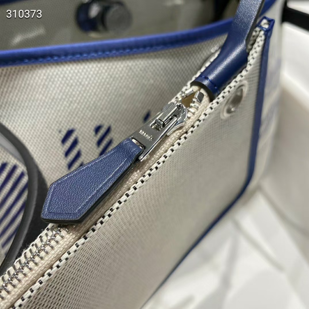 HERBAG ZIP Blue Handbag, Convertible Multi-Style Bag with Shoulder Strap 9 a1722227700346 2101