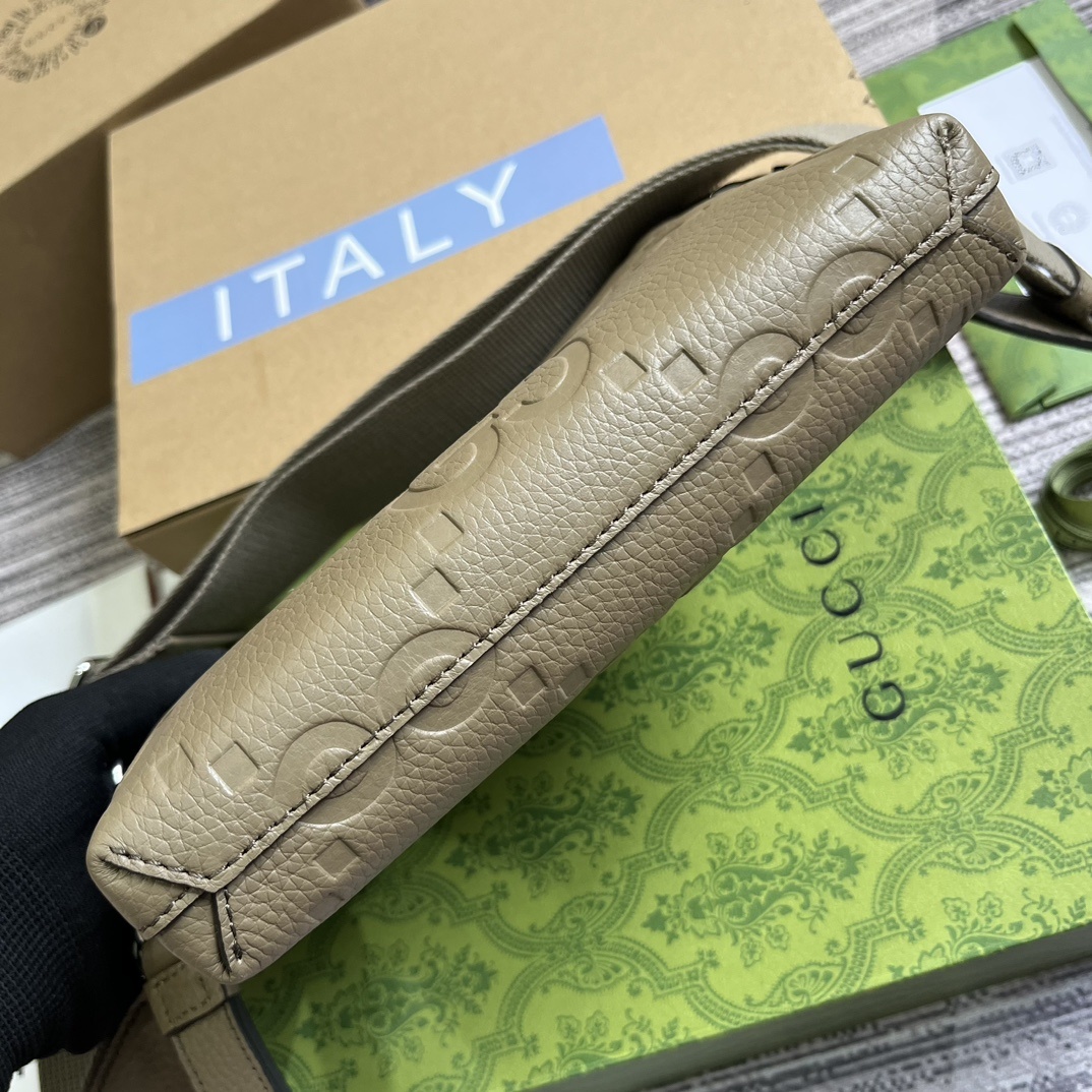 配全套包装️Gucci将历史传承创造力和创新精神转化为丰富多彩的品牌系列从主打单品到个性配饰从日常穿搭到