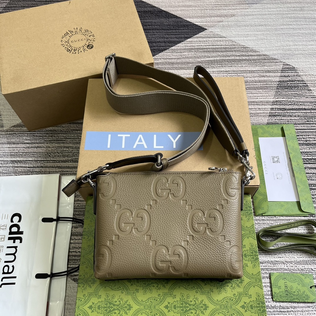 配全套包装️Gucci将历史传承创造力和创新精神转化为丰富多彩的品牌系列从主打单品到个性配饰从日常穿搭到