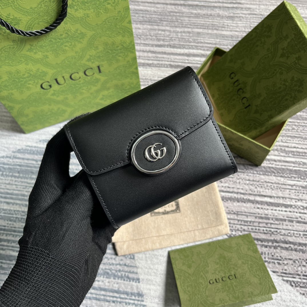 GG Supreme canvas medium wallet double G logo snap closure