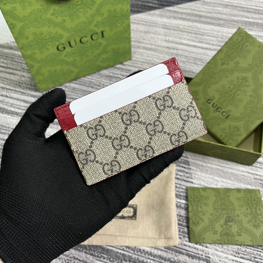 [Gucci Wallets]Decoration GG detail card holderThis card holder is refined