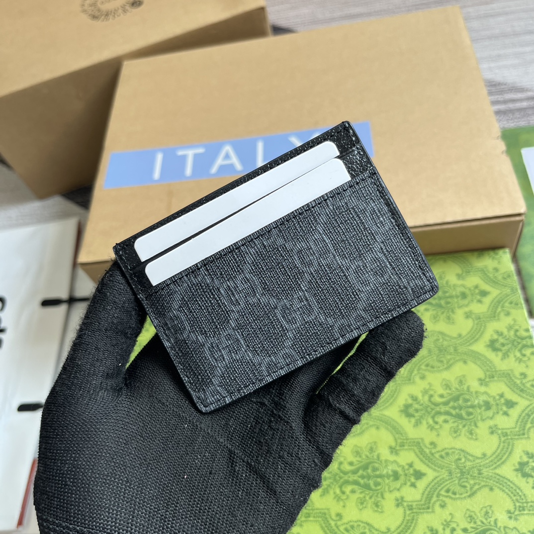 [Gucci Wallets]Decoration GG detail card holderThis card holder is refined