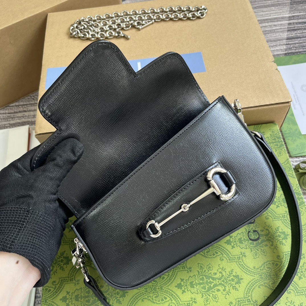 配全套包装GucciHorsebit1955系列迷你肩背包品牌以全新视角焕新融蕴典藏设计与时尚廓形致敬马