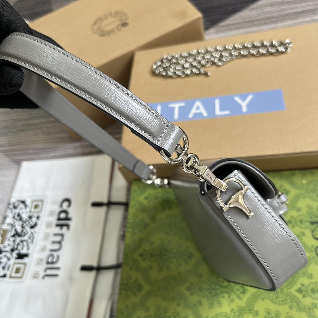 配全套包装GucciHorsebit1955系列迷你肩背包品牌以全新视角焕新融蕴典藏设计与时尚廓形致敬马