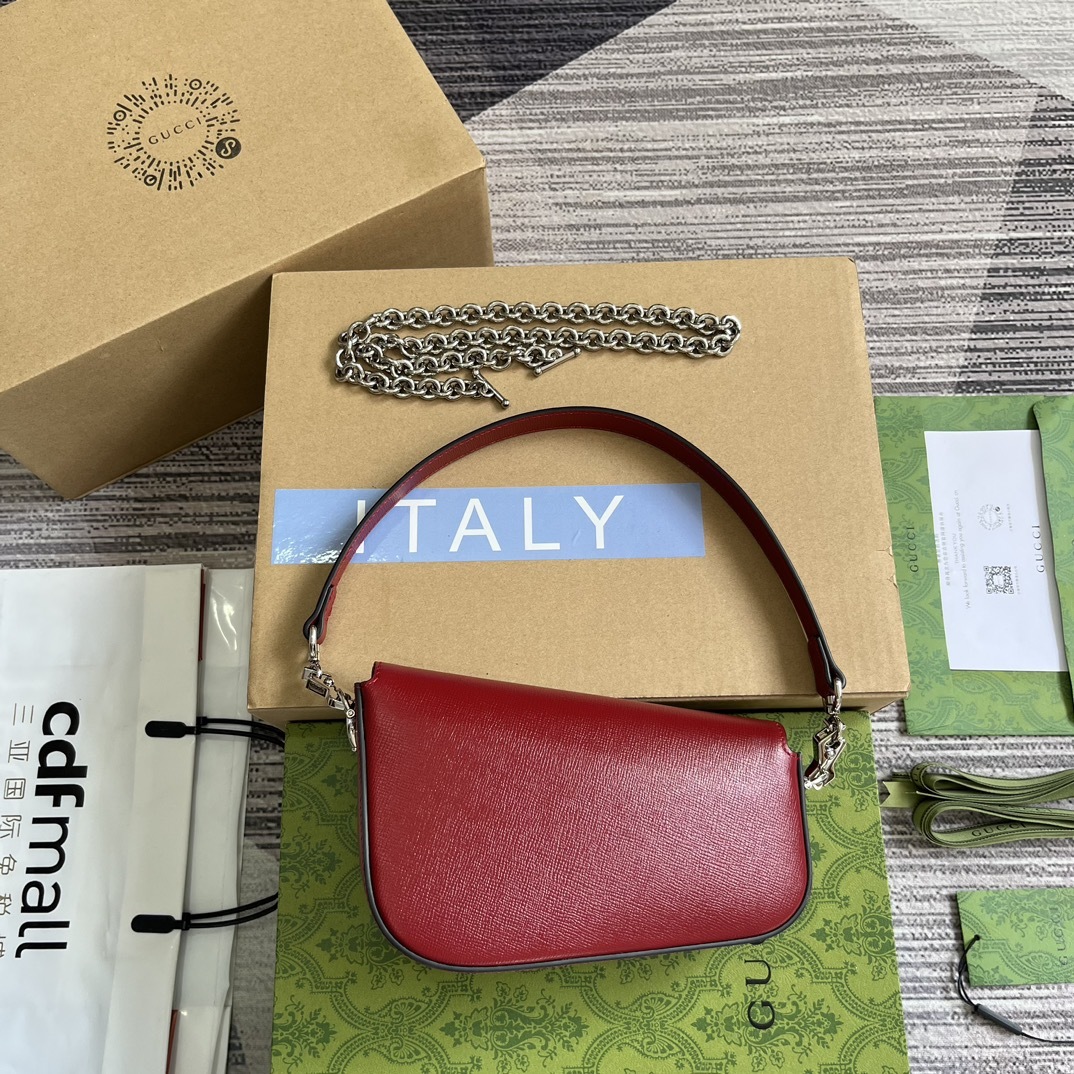 配全套包装GucciHorsebit1955系列迷你肩背包品牌以全新视角焕新融蕴典藏设计与时尚廓形致敬马
