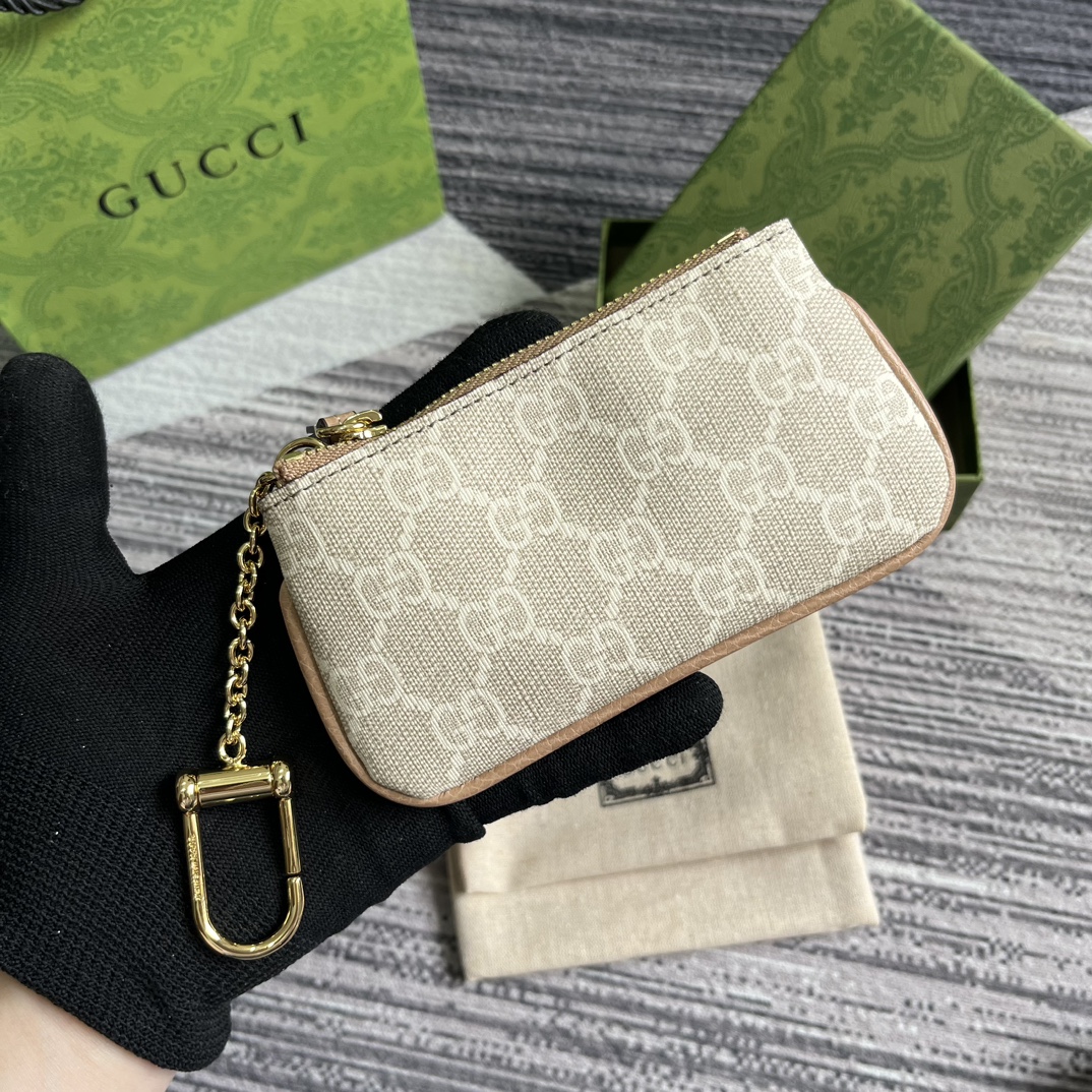 (Full set of packaging at the counter)!! Gucci series key bag. The Ophidia series continues to introduce new products, and this key bag made of G