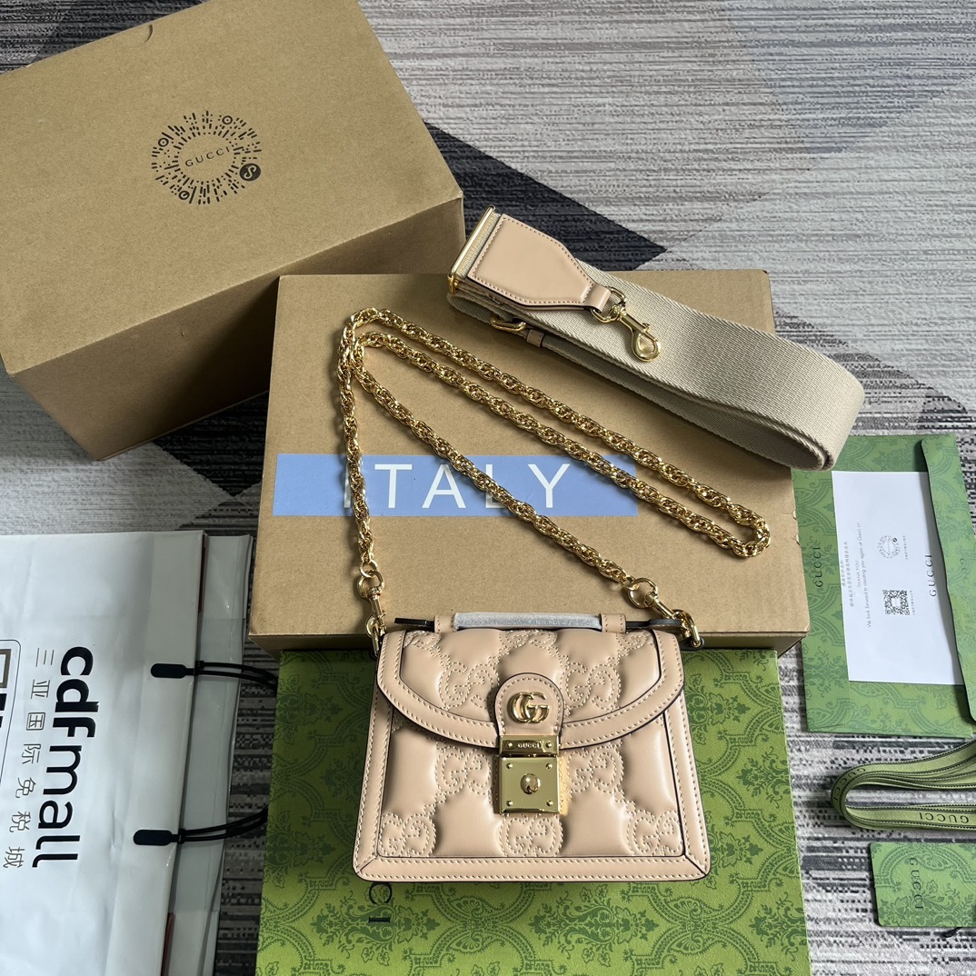 配全套专柜绿色包装GGMatelassé皮革小号手提包GGMatelassé皮革在每一季都通过别致的设计