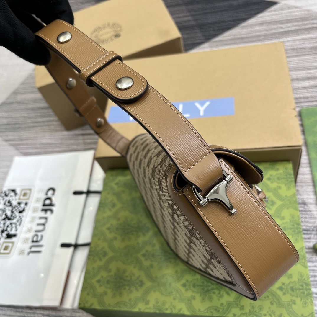 配全套包装️GucciHorsebit1955系列小号肩背包值此经典马衔扣造型配件诞生70周年之际品牌焕