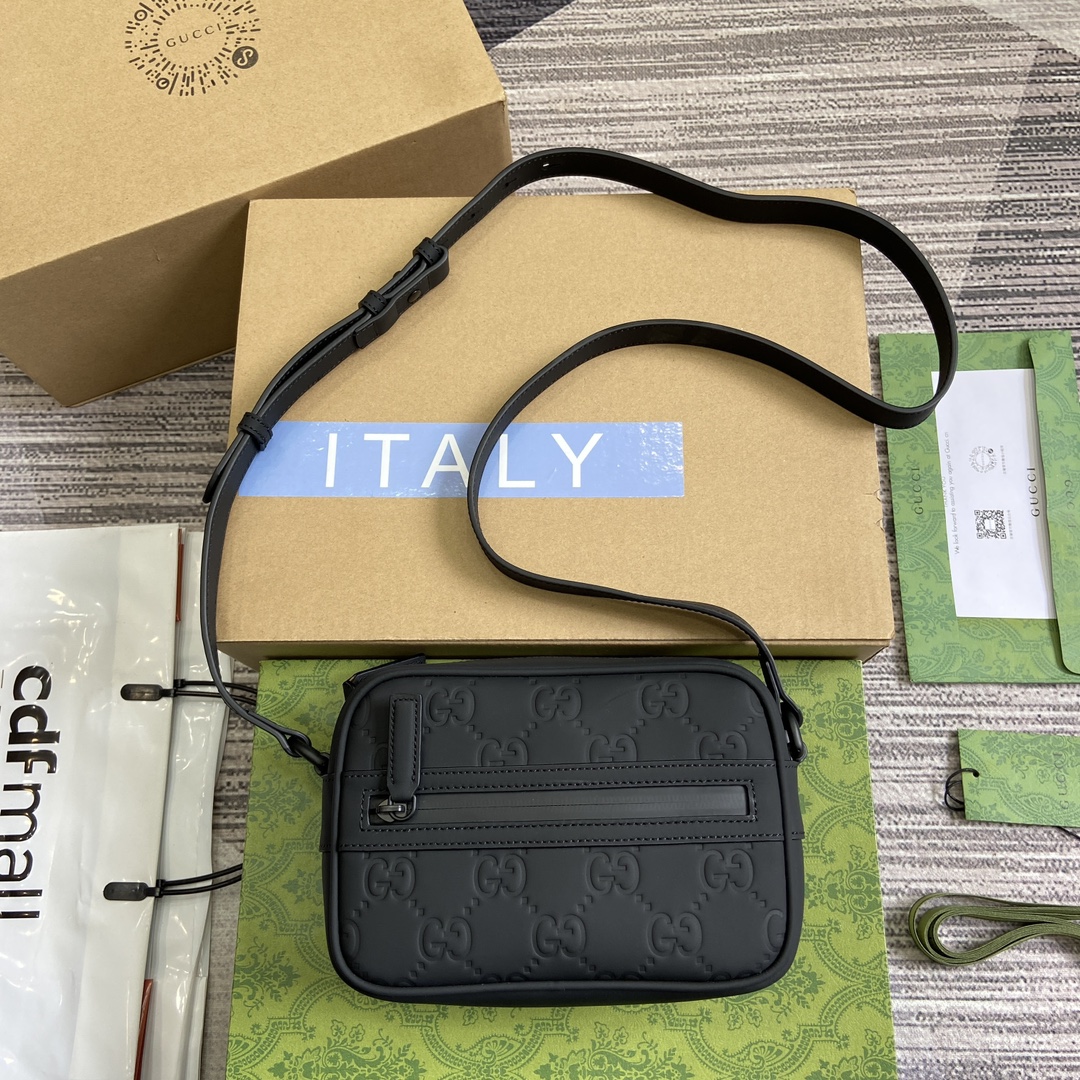 GUCCI 黑色橡膠效果皮革 迷你肩背包 拉鍊前袋