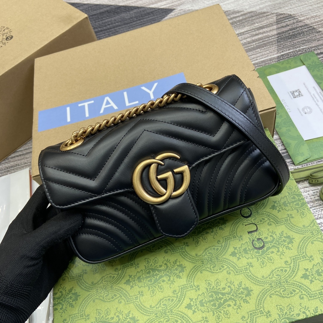 配全套包装️插袋配皮GGMarmont系列迷你肩背包GGMarmont系列链带迷你肩背包采用颇具结构感的