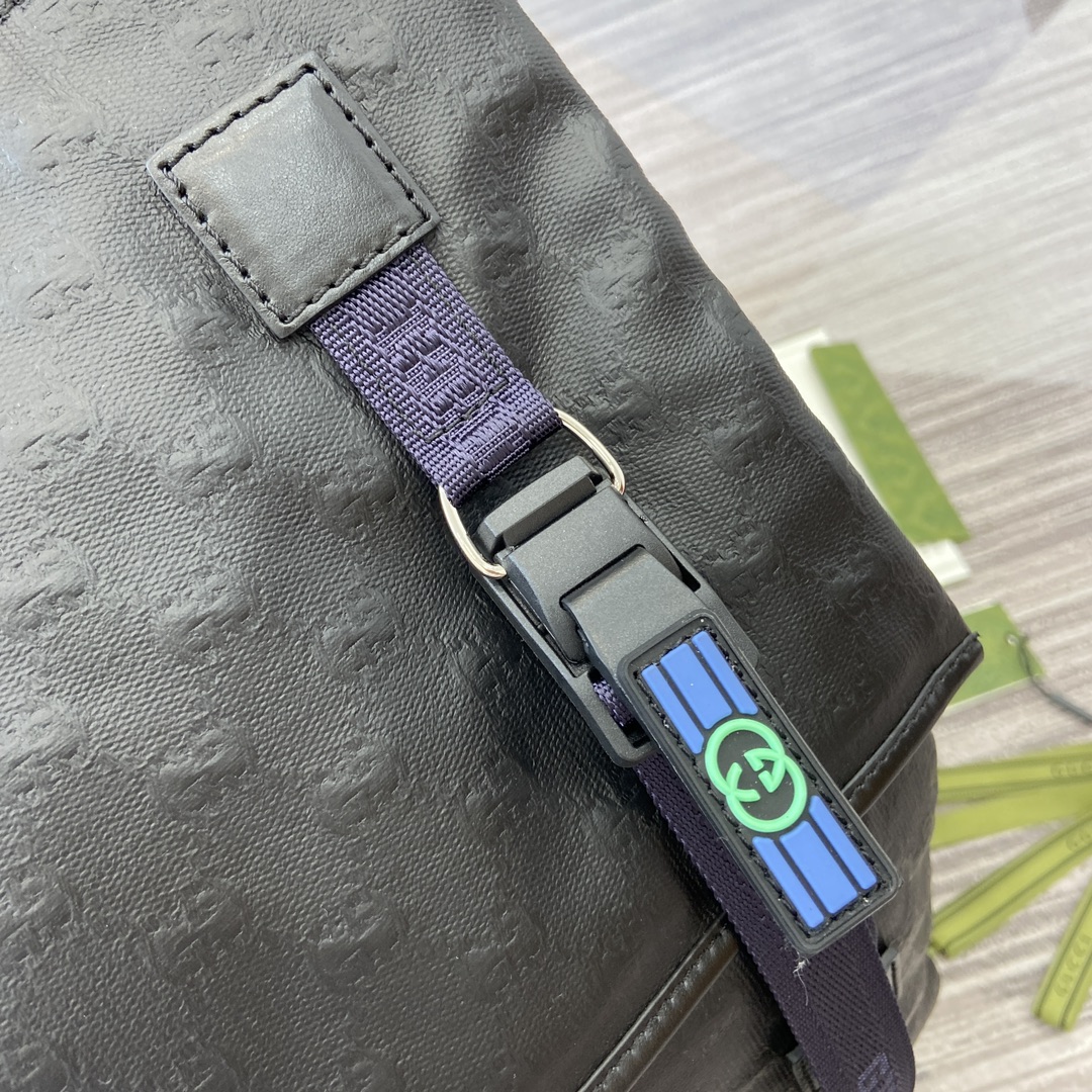 [Backpacks]GG Crystal BackpackThis matte GG crystal canvas fabric combines