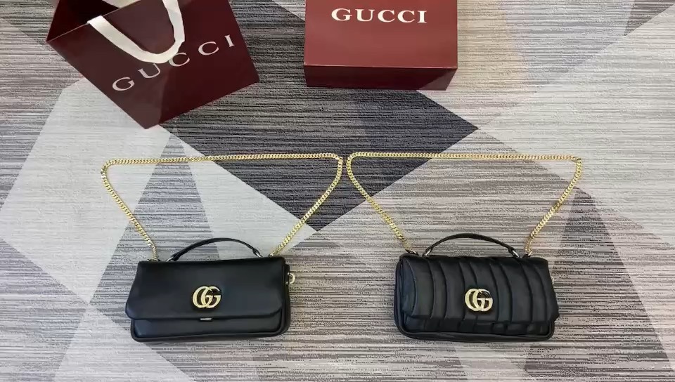 Gucci Crossbody & Shoulder Bags