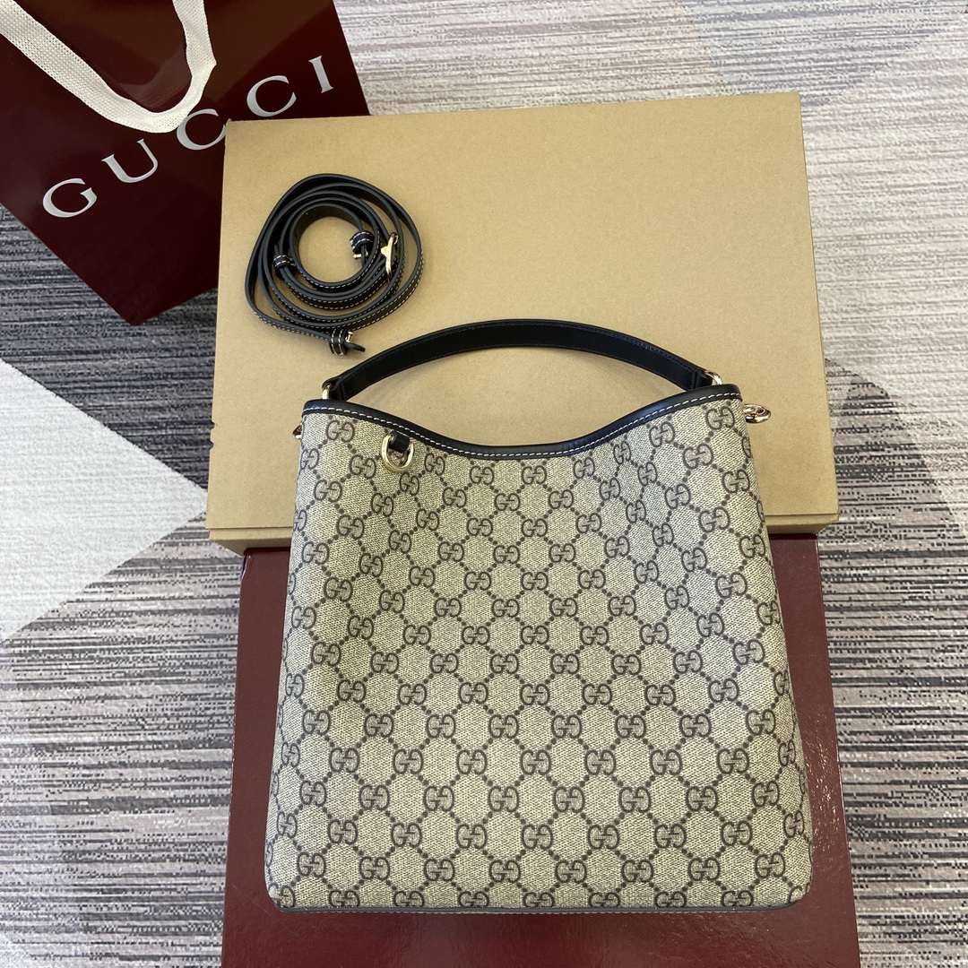 Gucci Beżowy Czarny Brązowy Ciemny brązowy Zielony Czerwony Bawełna Tkanina PVC