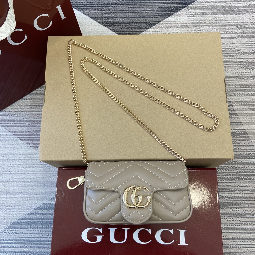 GUCCI GG Marmont Sac à main beige gris matelassé cuir effet chevron, rabat aimanté, double G, bandoulière chaîne amovible - Qualité supérieure