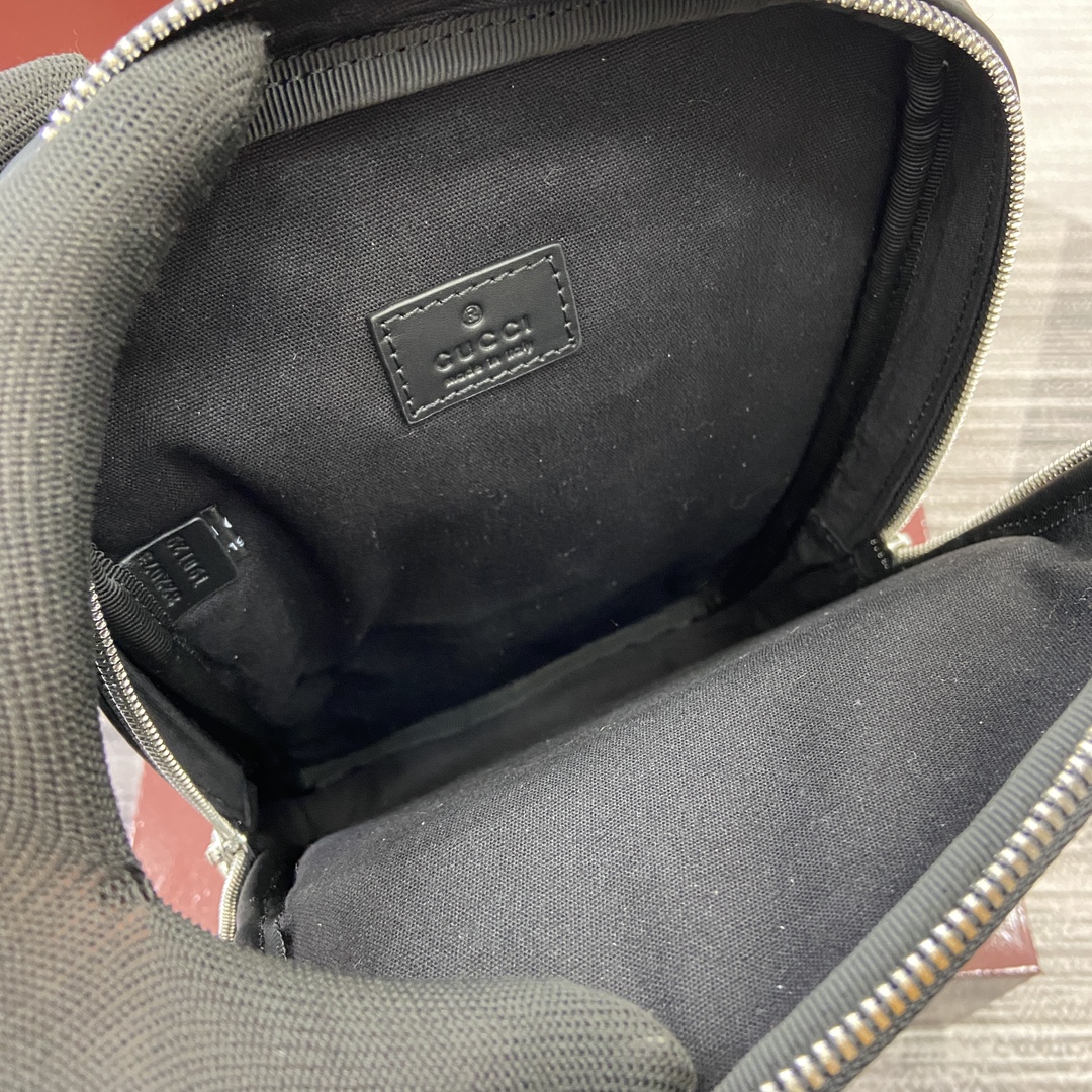 Gucci Supreme Canvas Small Messenger Bag in Black - Model 822073 10 i1735190906 3752 0