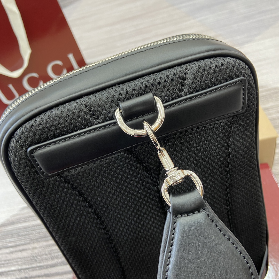 Gucci Supreme Canvas Small Messenger Bag in Black - Model 822073 6 i1735190907 6888 0