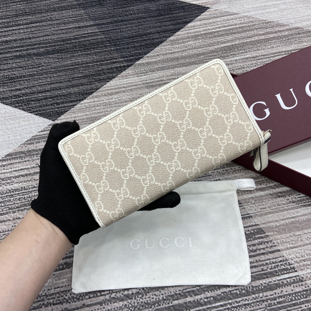 [Gucci Wallets][Complete counter packaging]GGEmblemThe new GGEmblem collect