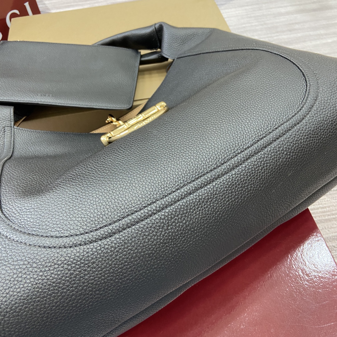 Gucci Softbit Black Leather Shoulder Bag with Horsebit Detail, 46 cm 7 i1743760855 1983 0