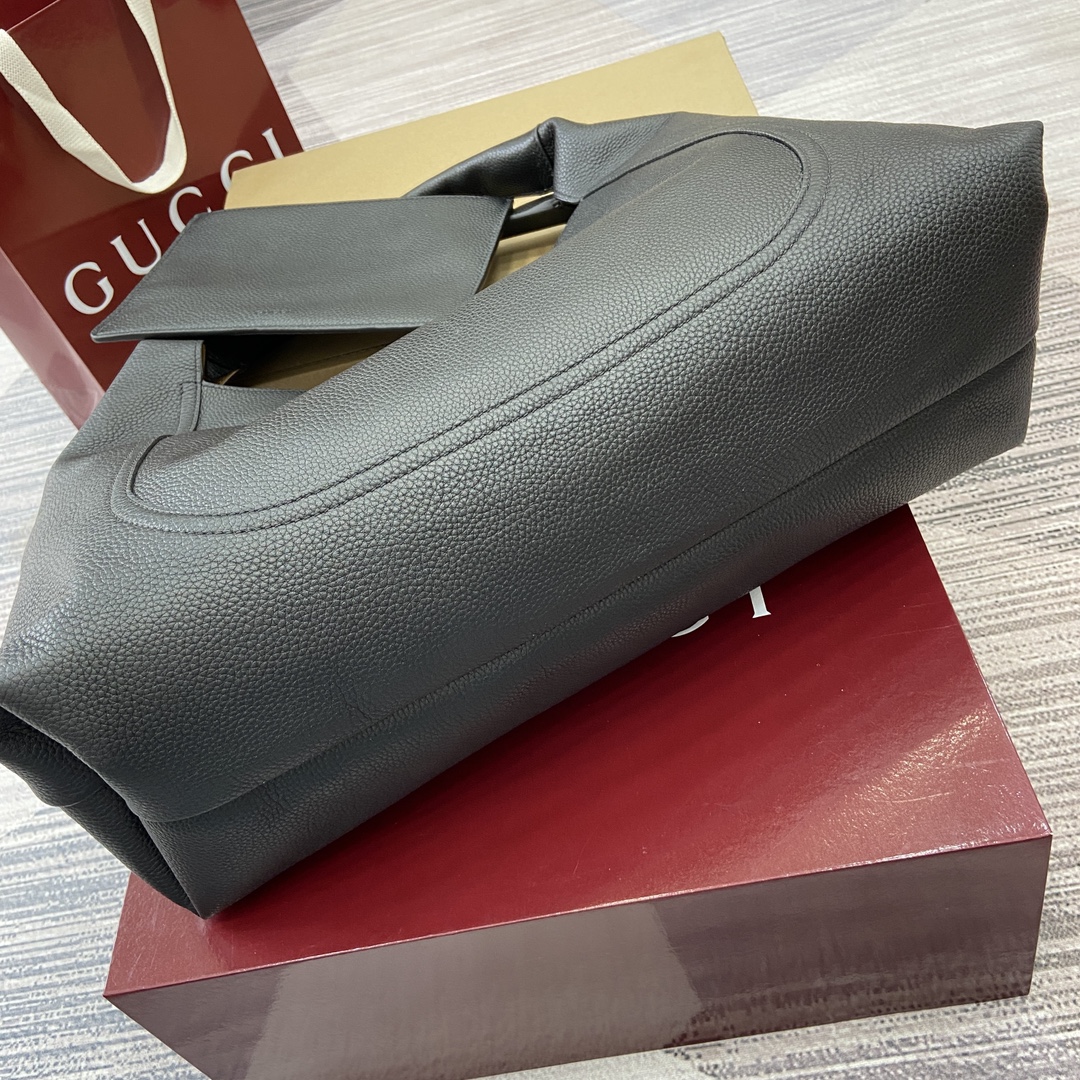 Gucci Softbit Black Leather Shoulder Bag with Horsebit Detail, 46 cm 6 i1743760855 3011 0