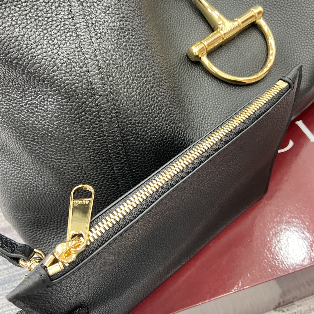 Gucci Softbit Black Leather Shoulder Bag with Horsebit Detail, 46 cm 11 i1743760855 936 0