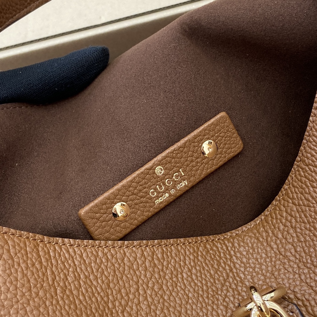Gucci Softbit Large Shoulder Bag with Removable Pouch - Brown Leather 11 i1743760878 6631 0