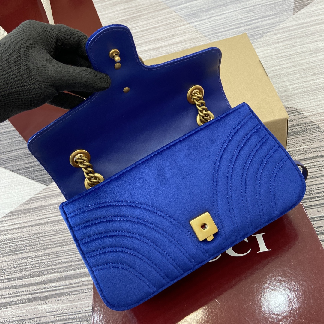 Gucci Marmont Velvet Shoulder Bag, Blue, 26 cm 8 i1743761157 4637 7