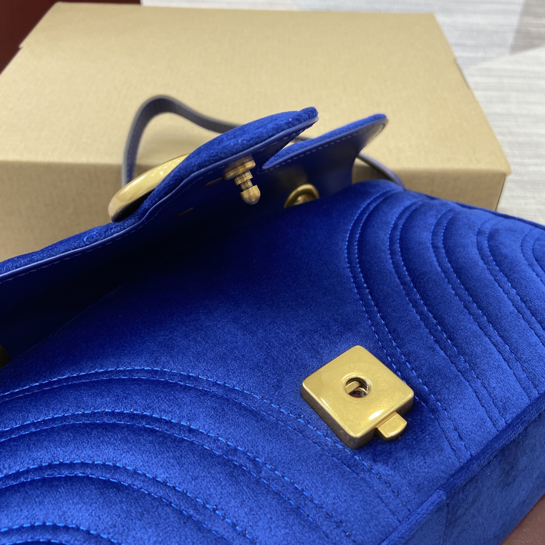 Gucci Marmont Velvet Shoulder Bag, Blue, 26 cm 12 i1743761157 677 11
