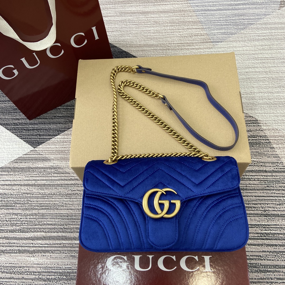 Gucci Marmont Velvet Shoulder Bag, Blue, 26 cm 2 i1743761157 7525 0