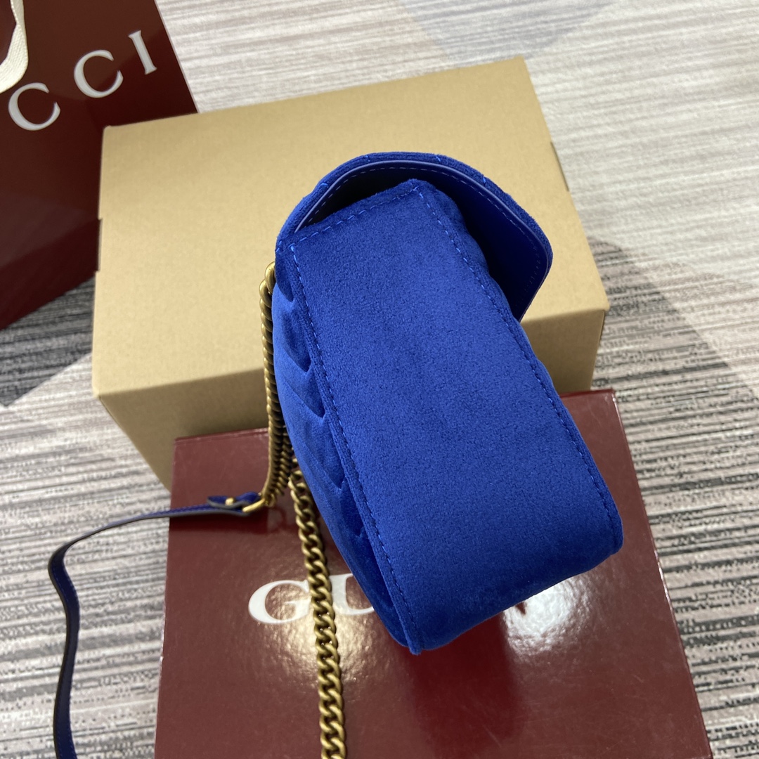 Gucci Marmont Velvet Shoulder Bag, Blue, 26 cm 4 i1743761161 7734 0